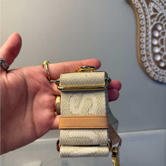 Louis Vuitton High Rise - Picture 7 of 7